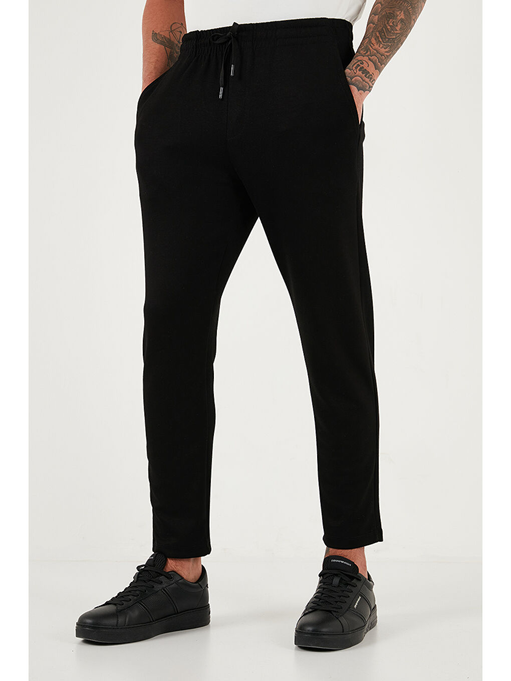 Siyah Regular Fit Belden Bağlamalı Düz Paça Jogger Pantolon 5908095-2