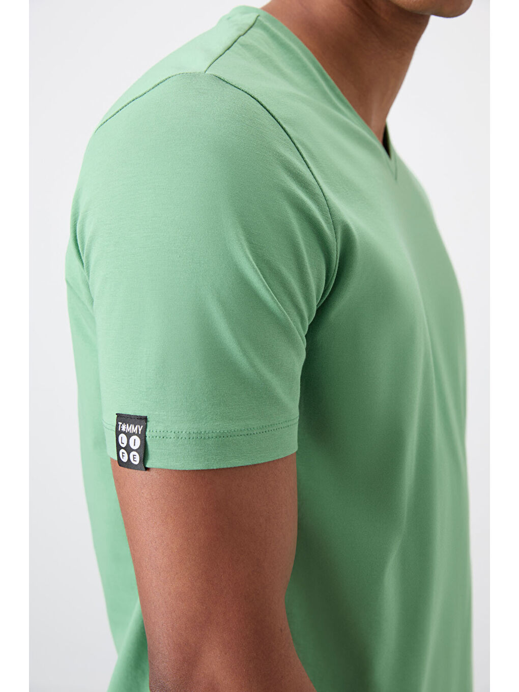 TOMMYLIFE Pastel Yeşil Basic Kısa Kol Standart Kalıp V Yaka Erkek T-Shirt - 87912 - 1