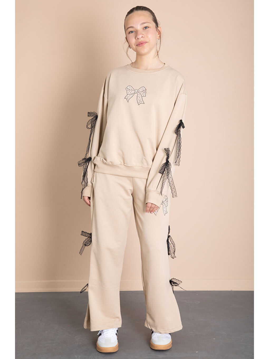 Bej Yanları Fiyonk Detaylı Geniş Paça Kız Çocuk Eşofman Takımı 21199
