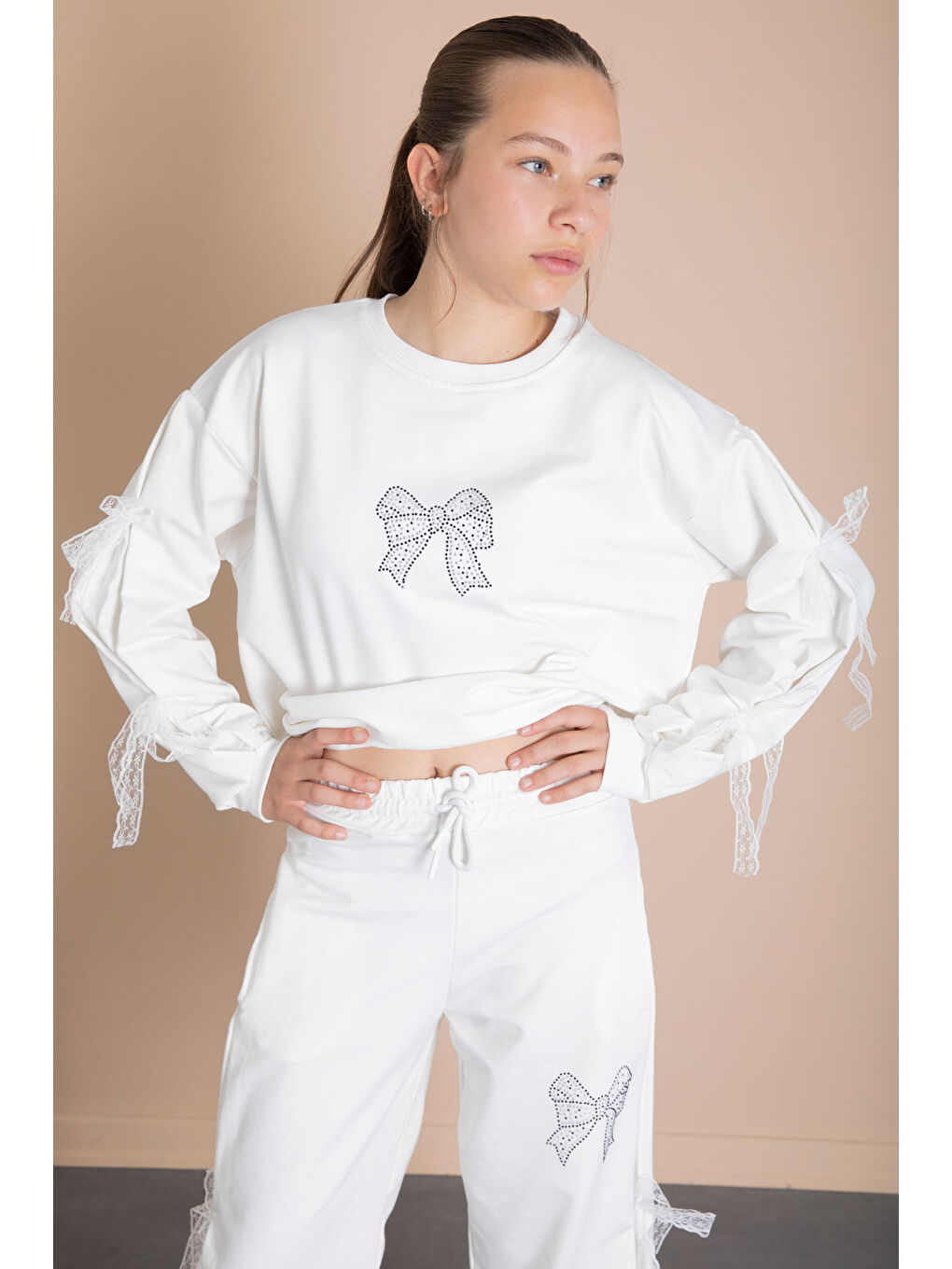 Ekru Yanları Fiyonk Detaylı Geniş Paça Kız Çocuk Eşofman Takımı 21197-1