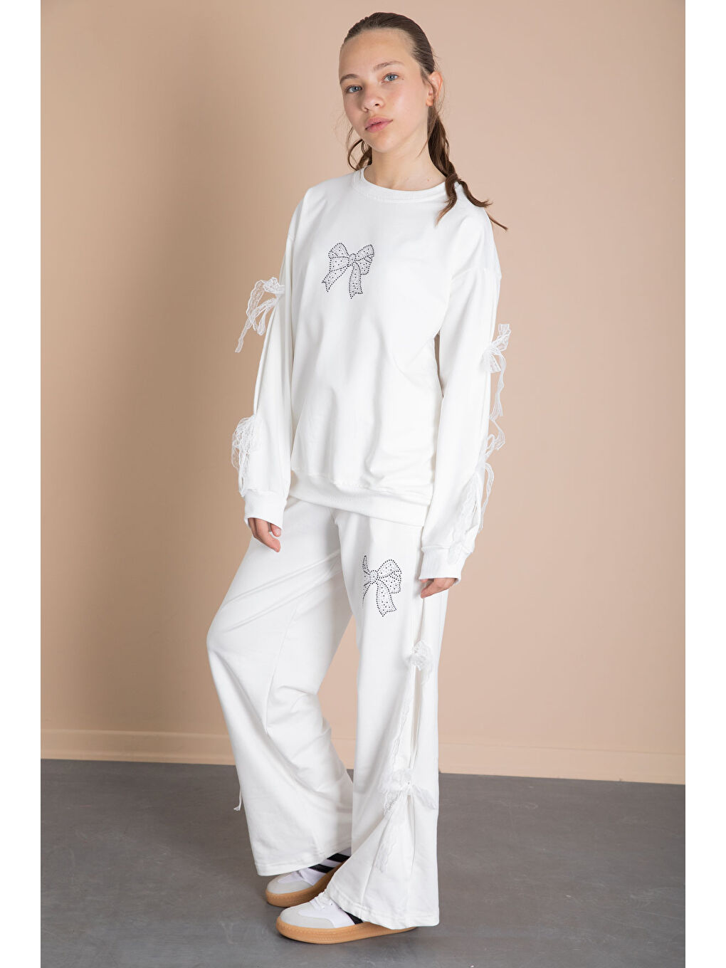 Ekru Yanları Fiyonk Detaylı Geniş Paça Kız Çocuk Eşofman Takımı 21197-2