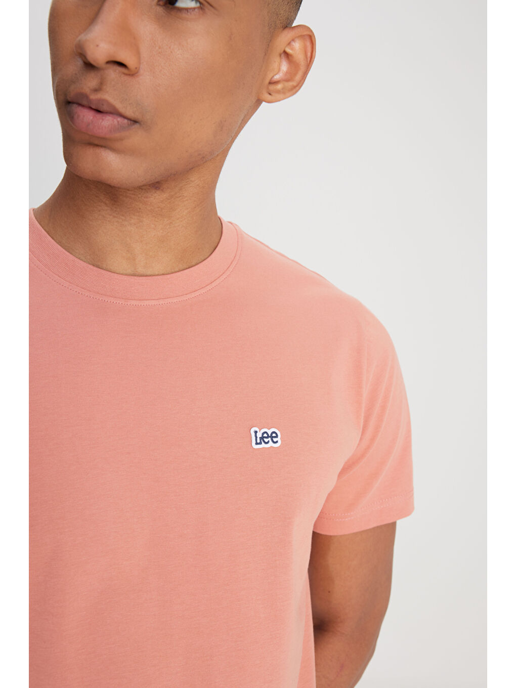 Pembe Regular Fit Rahat Kesim Bisiklet Yaka Kısa Kol Logolu Tişört-3