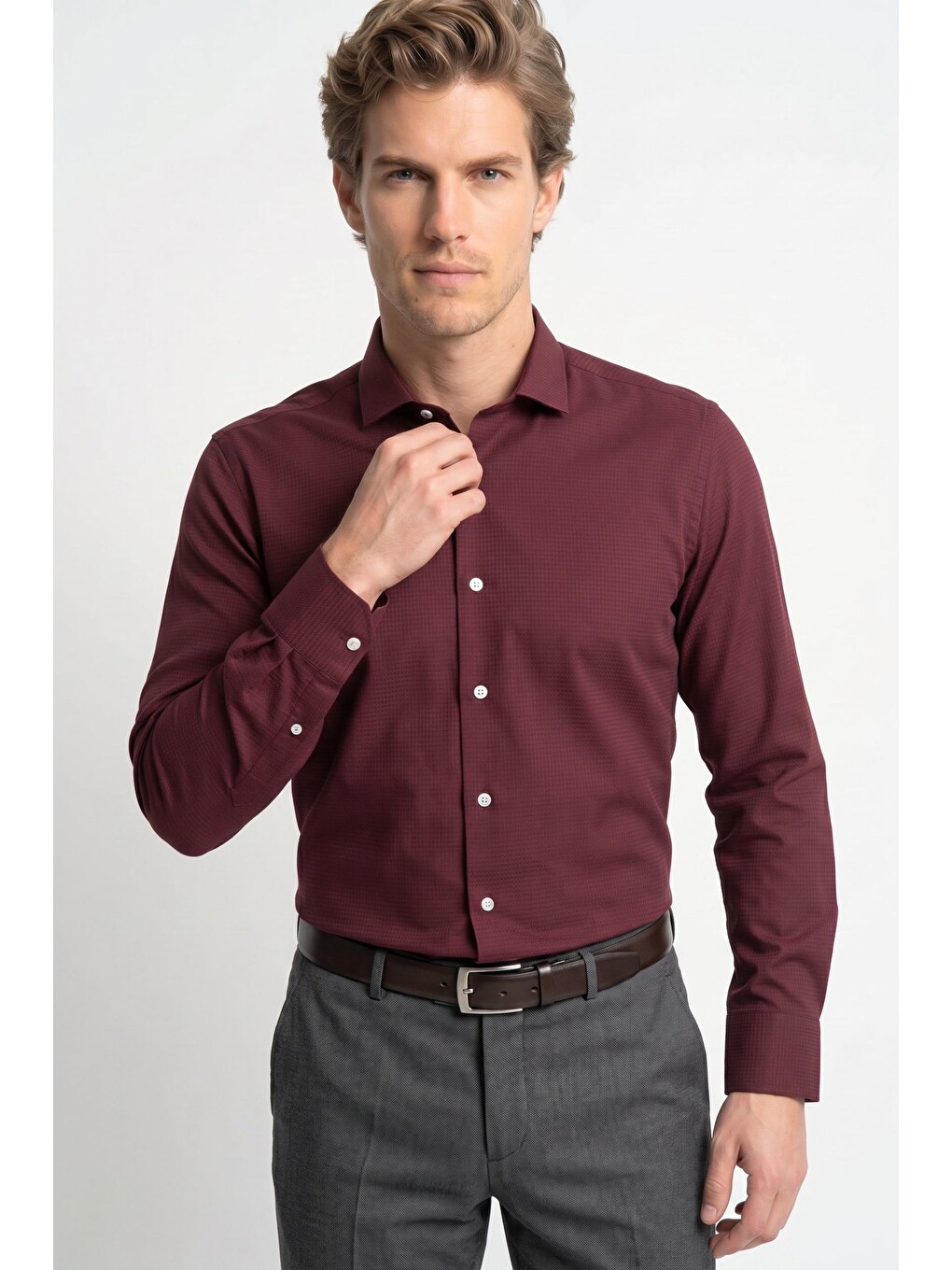 Erkek Regular Fit Klasik Kesim Pamuklu Kolay Ütü Armürlü Bordo Gömlek-2