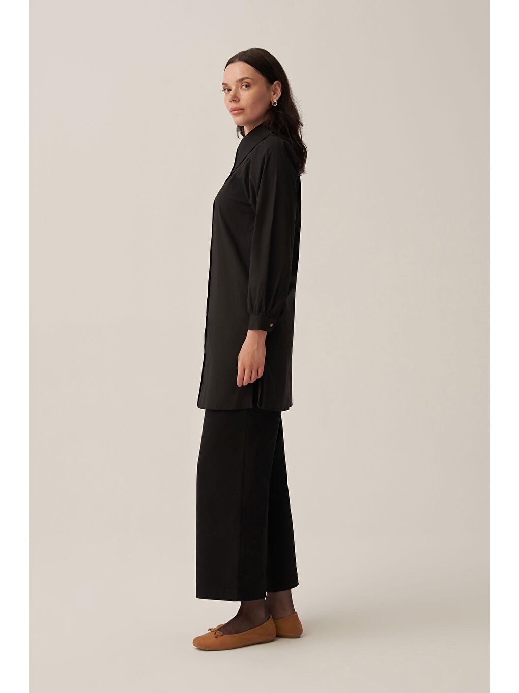 Siyah-Sivri Yakalı Poplin Gömlek-2