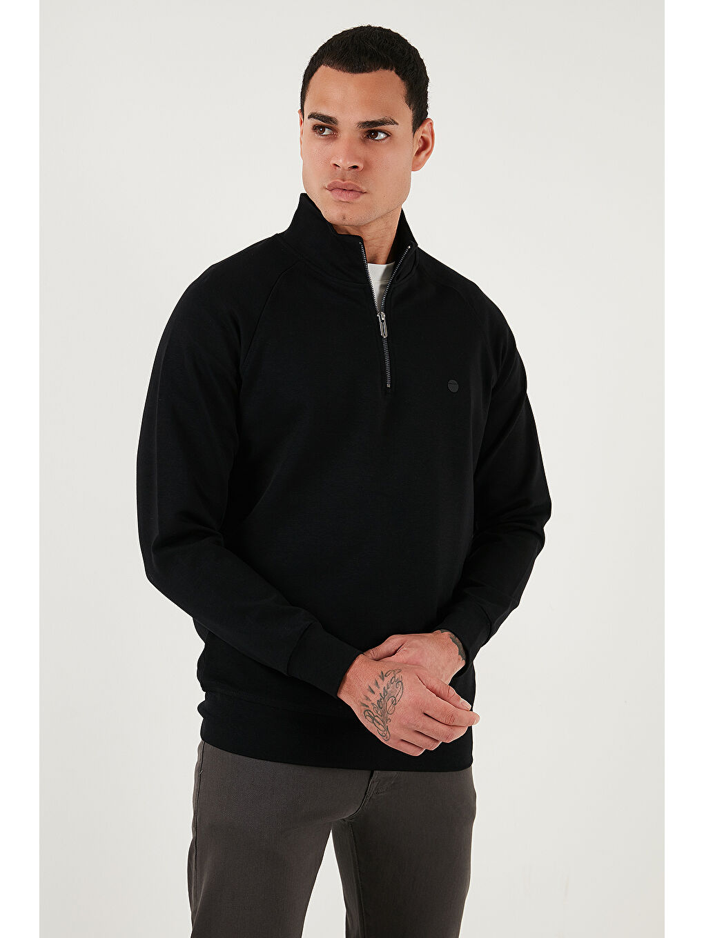 Siyah Pamuklu Relaxed Fit Yarım Fermuarlı Dik Yaka Sweat 5901232-5