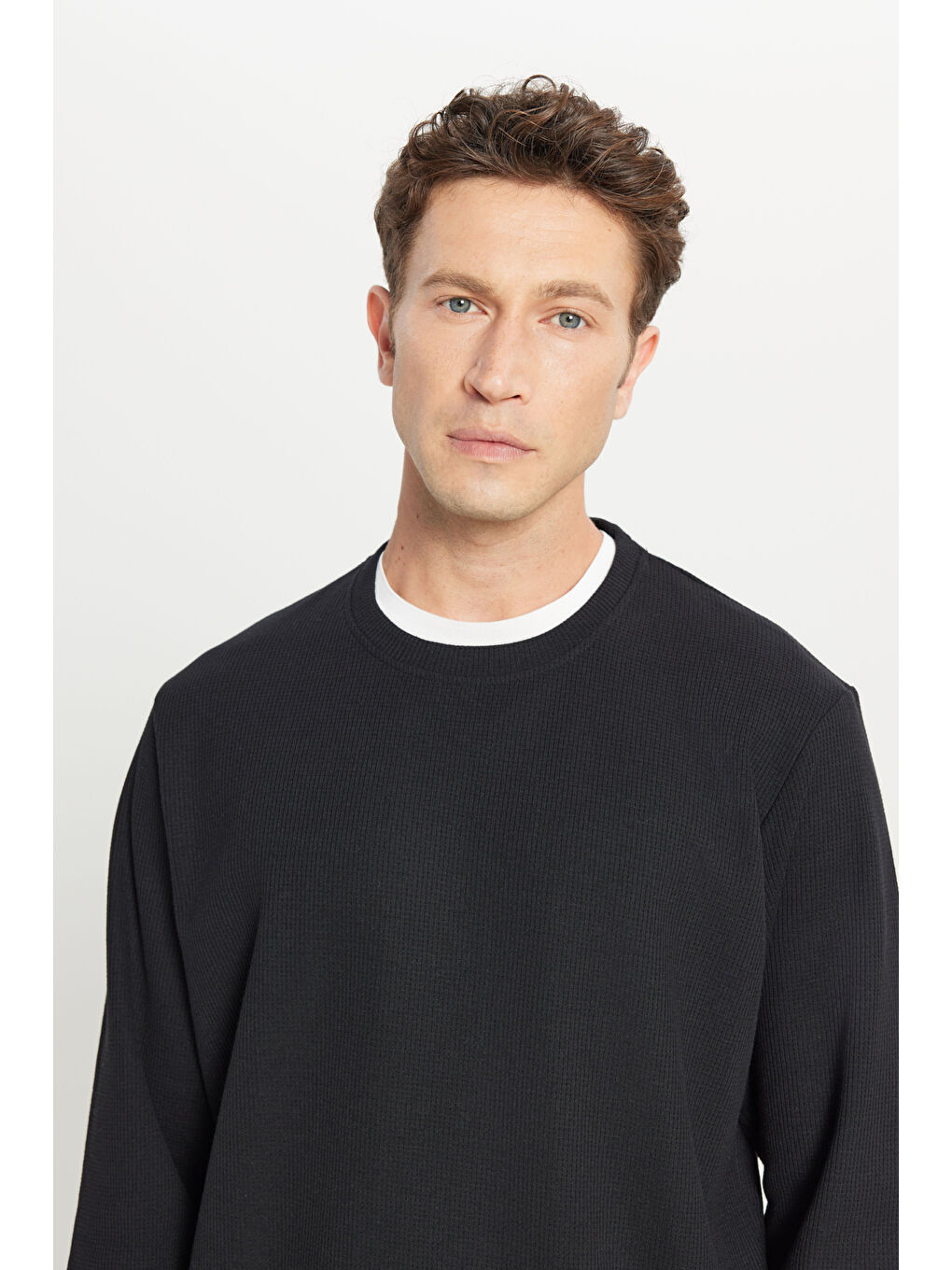 Erkek Siyah Pamuklu Standart Fit Normal Kesim Bisiklet Yaka Sweatshirt-3