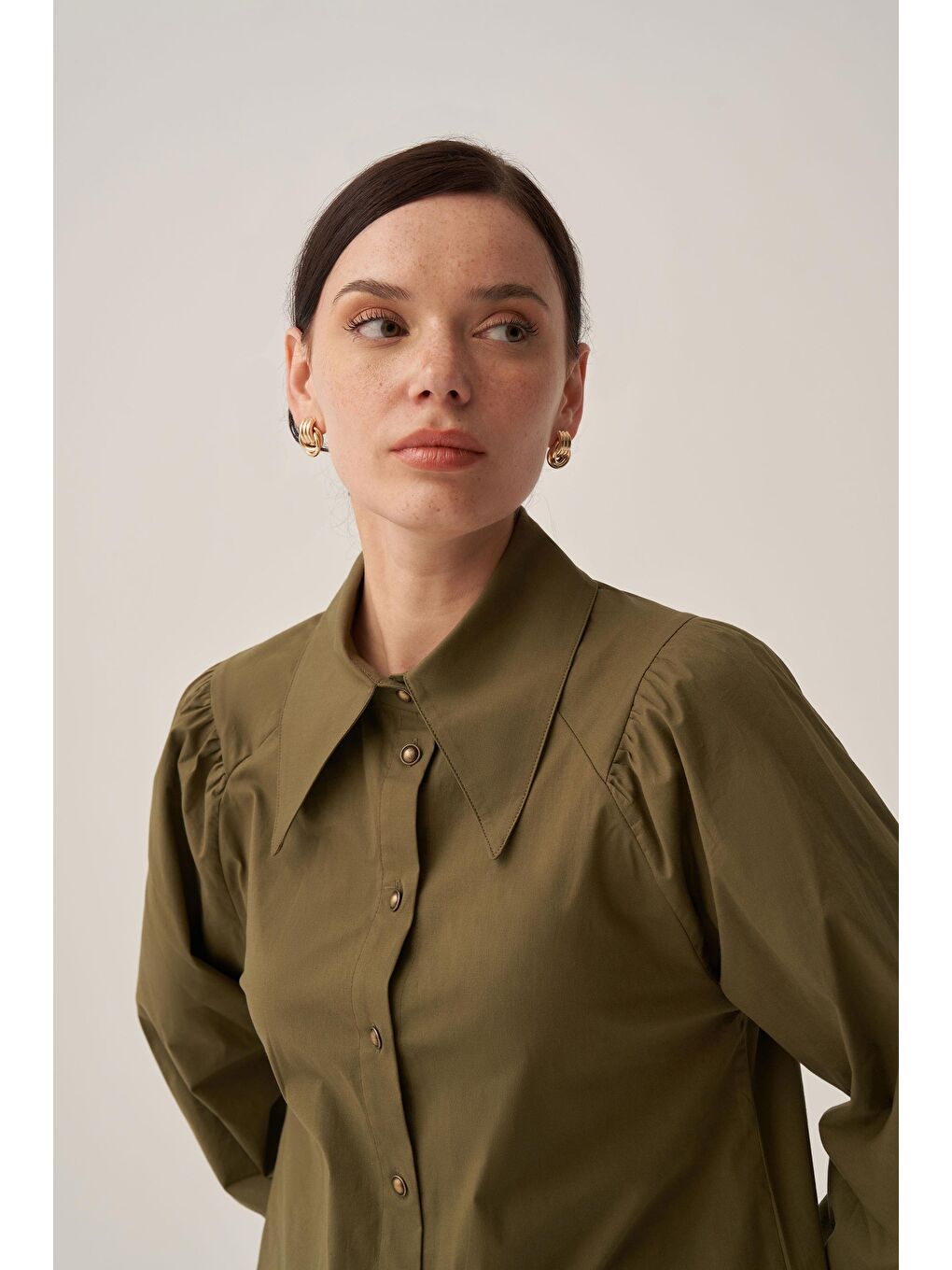 Haki-Sivri Yakalı Poplin Gömlek-4