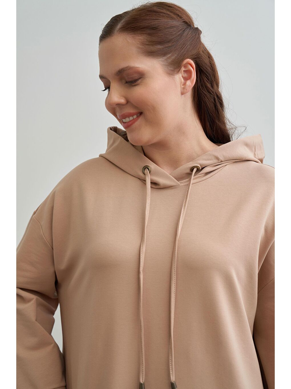 Bej Vizon-Büyük Beden Kapüşonlu Basic Örme Elbise-3
