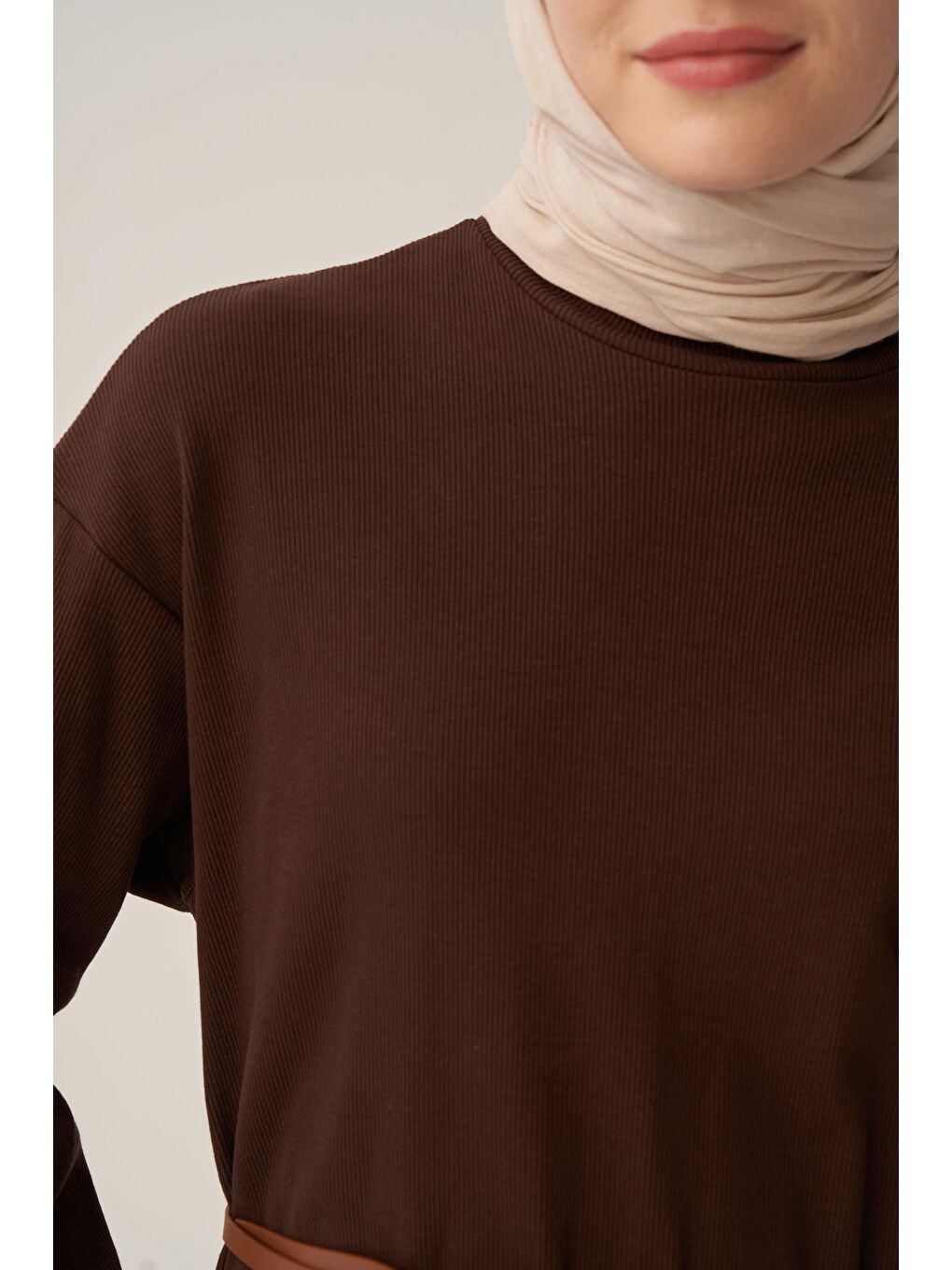 Kahverengi Kahve-Fırfır Detaylı Kaşkorse Elbise-4