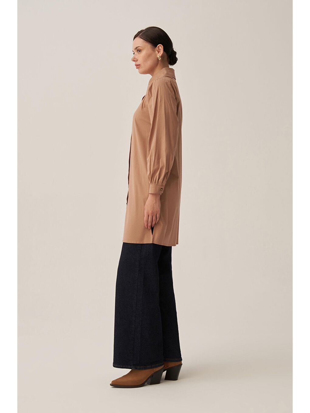 Bej Vizon-Sivri Yakalı Poplin Gömlek-2