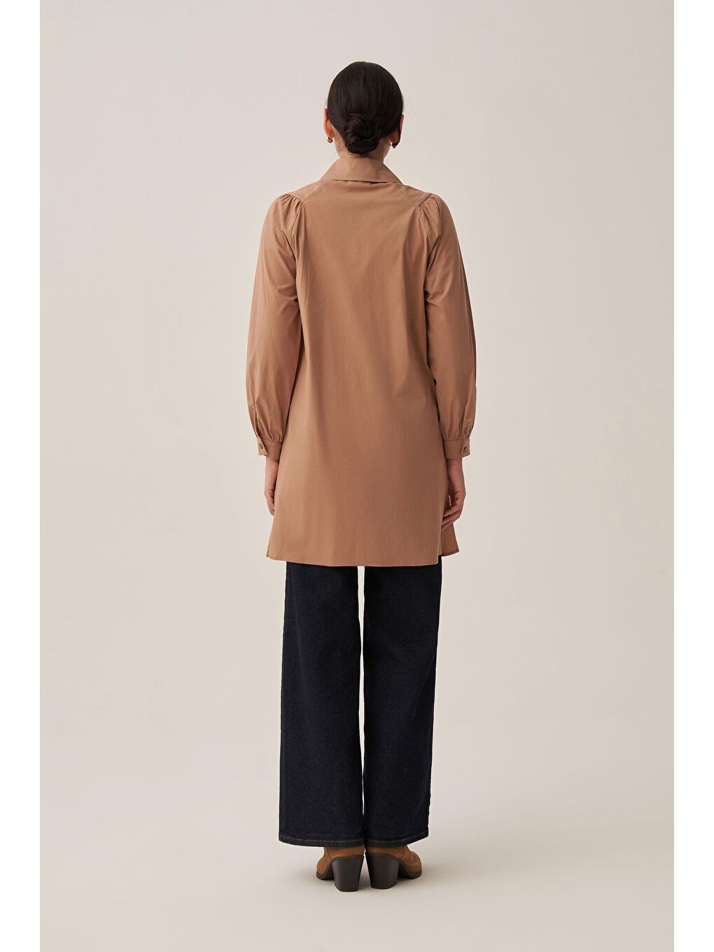 Bej Vizon-Sivri Yakalı Poplin Gömlek-3