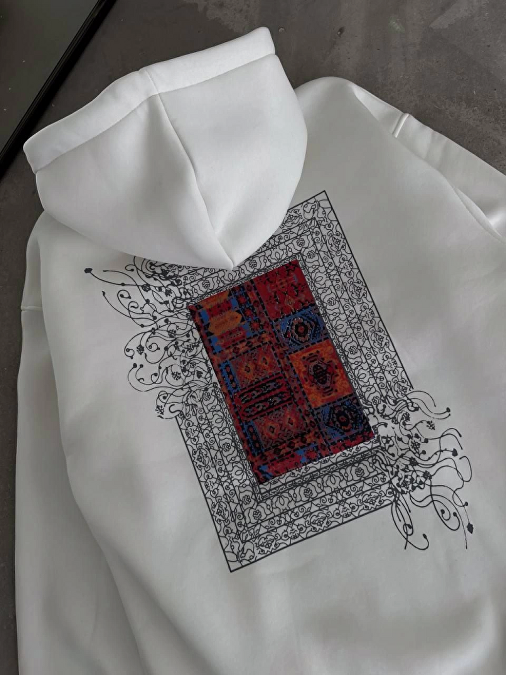 Uzun Kol Kapüşonlu Ön Ve Arka Baskılı Sweatshirt - Beyaz-3