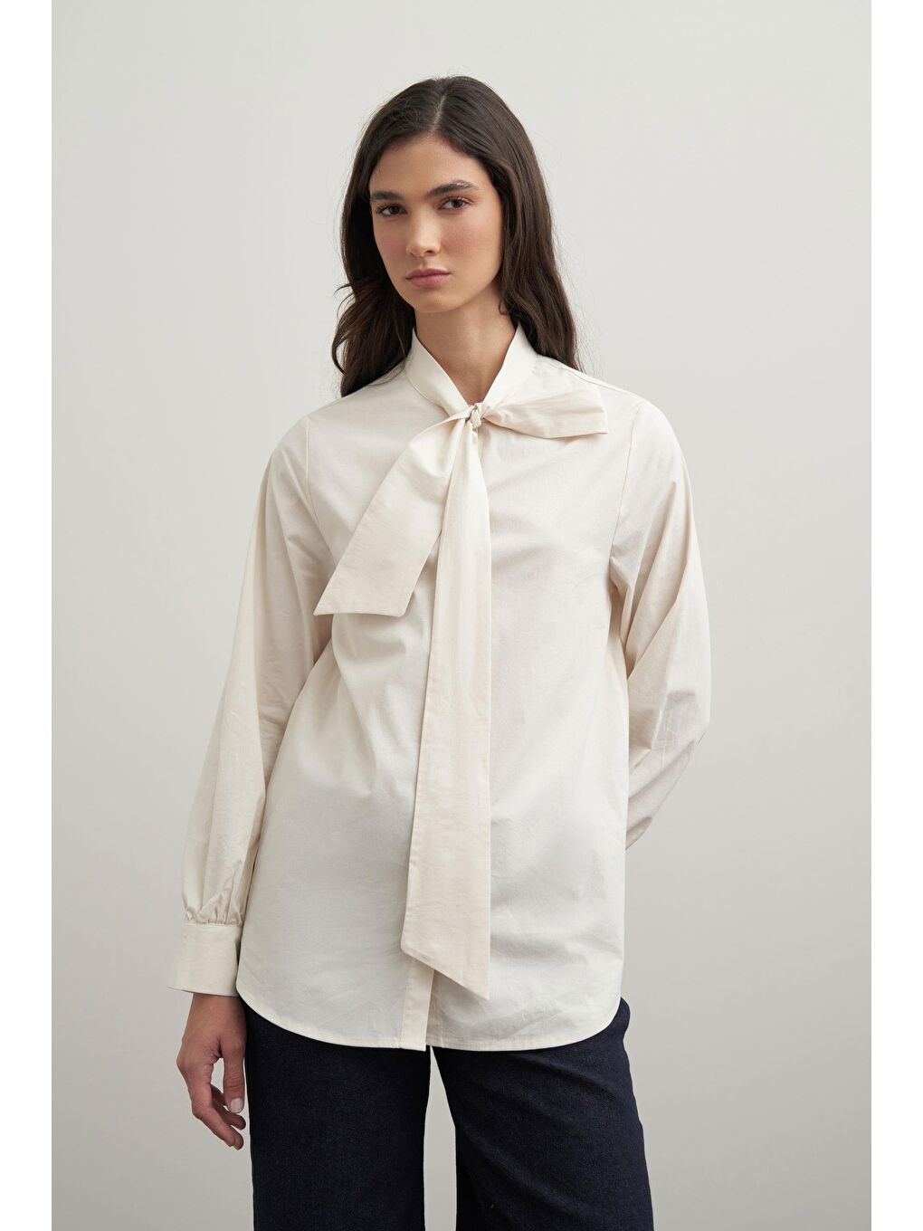 Ekru-Fiyonk Yakalı Gömlek