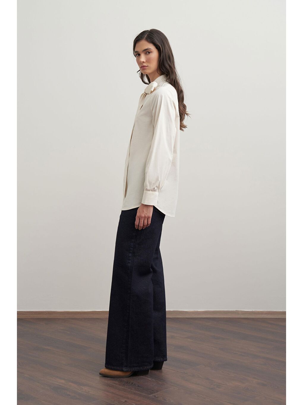 Ekru-Fiyonk Yakalı Gömlek-2