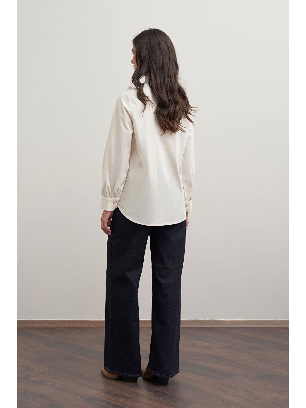 Ekru-Fiyonk Yakalı Gömlek-3