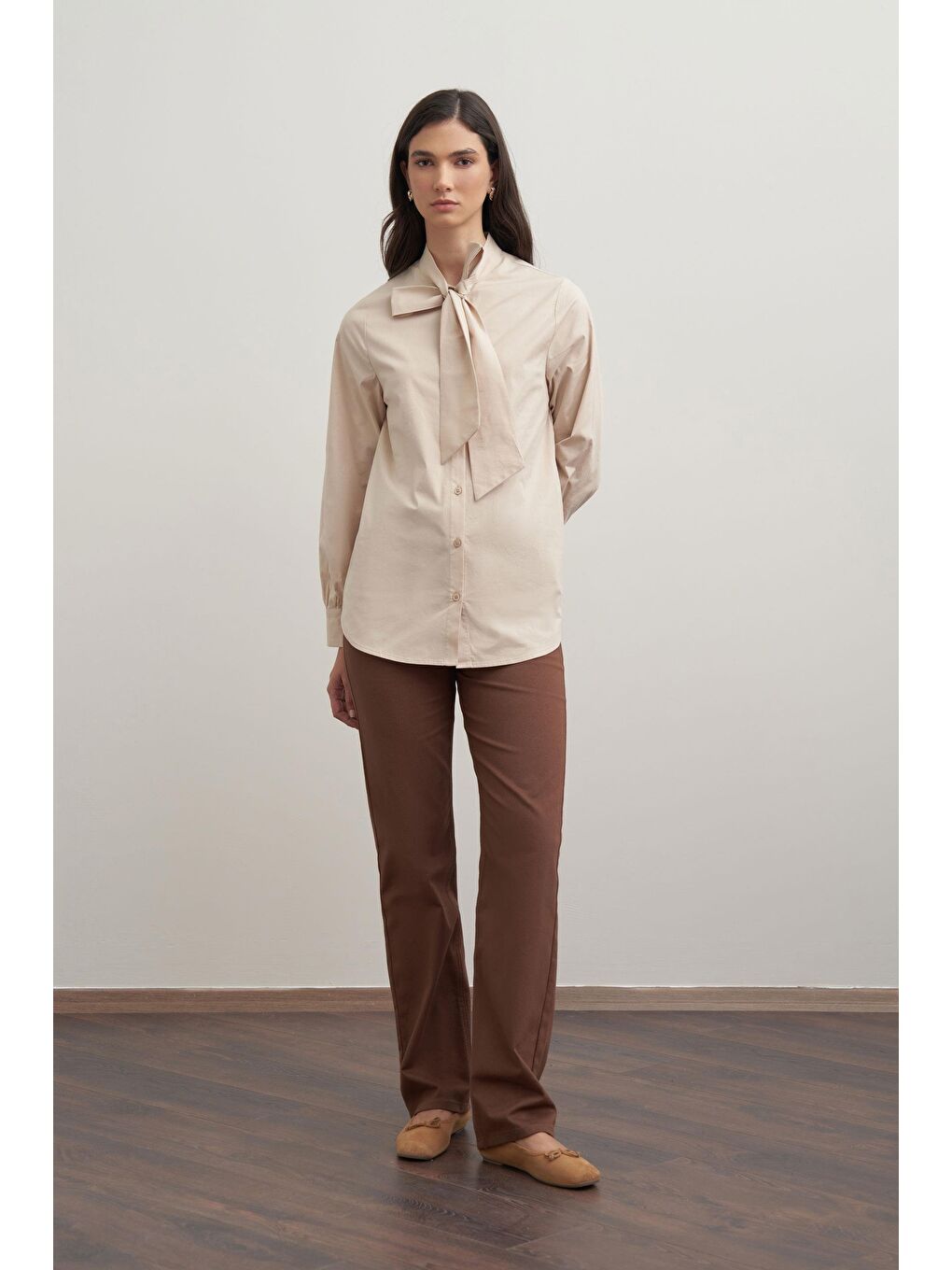 Bej-Fiyonk Yakalı Gömlek