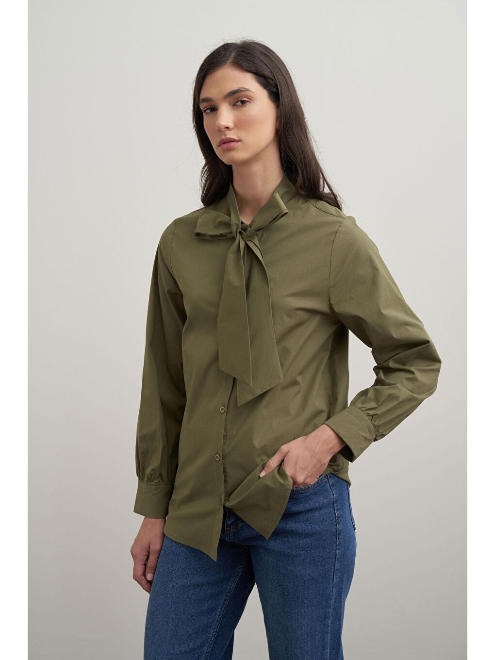 Haki-Fiyonk Yakalı Gömlek