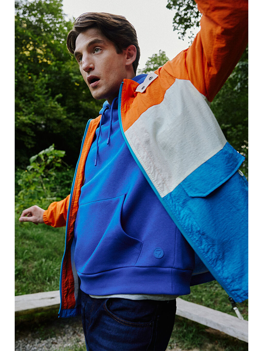 Erkek Mavi-Turuncu Standart Fit Normal Kesim Kapüşonlu Mont-3