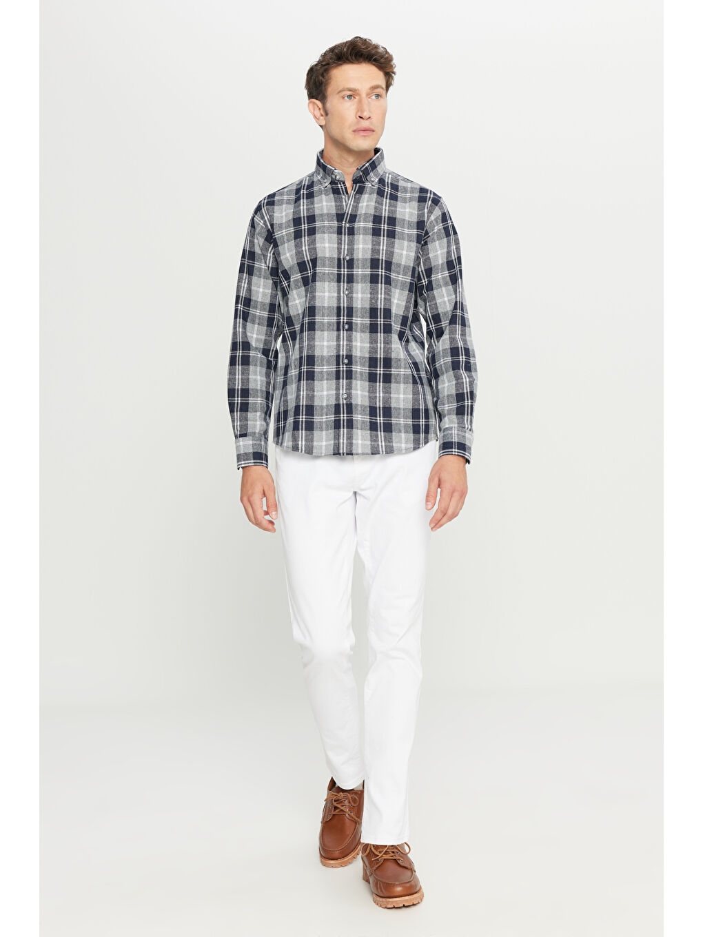 Erkek Siyah Comfort Fit Rahat Kesim Düğmeli Yaka Ekose Desenli Gömlek-1