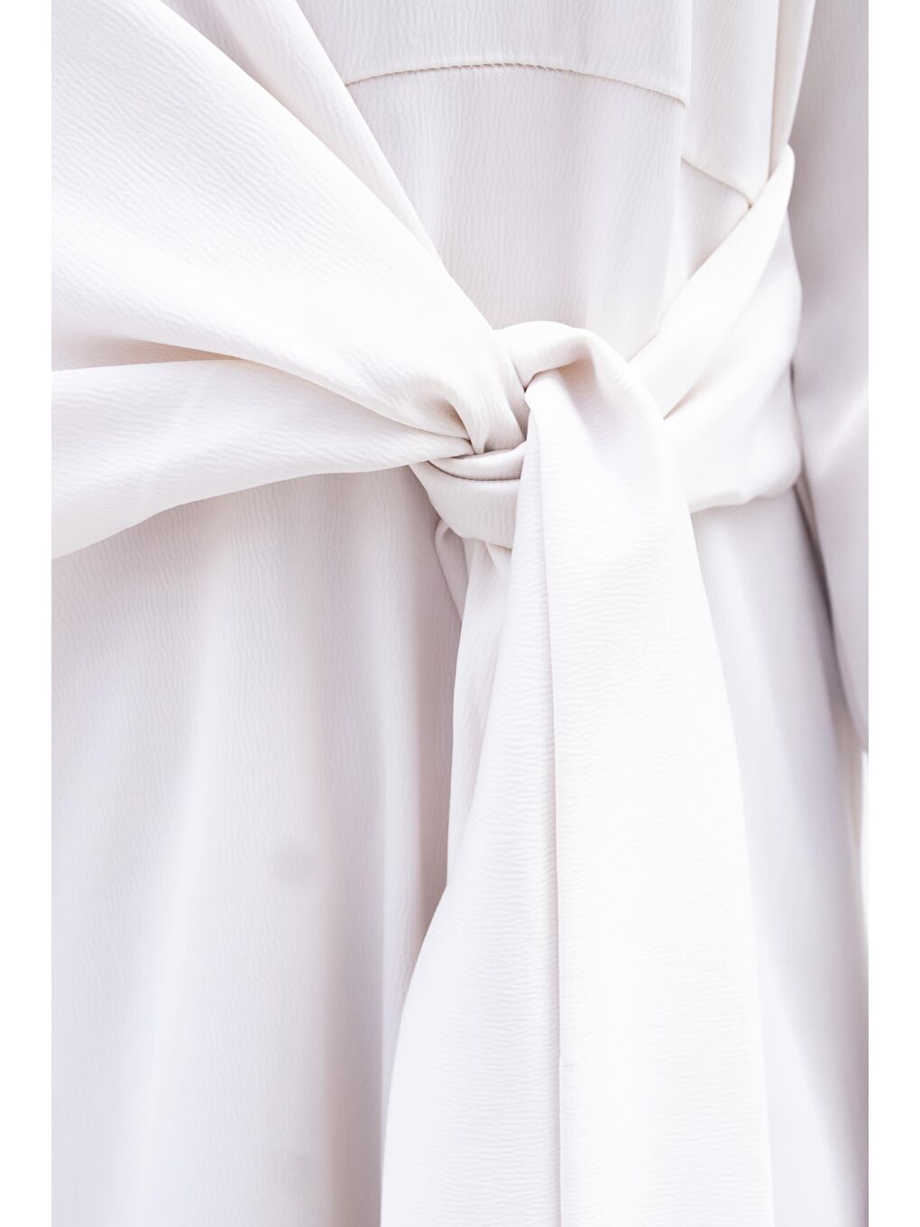 Bej Taş-Kuşaklı Saten Elbise-3