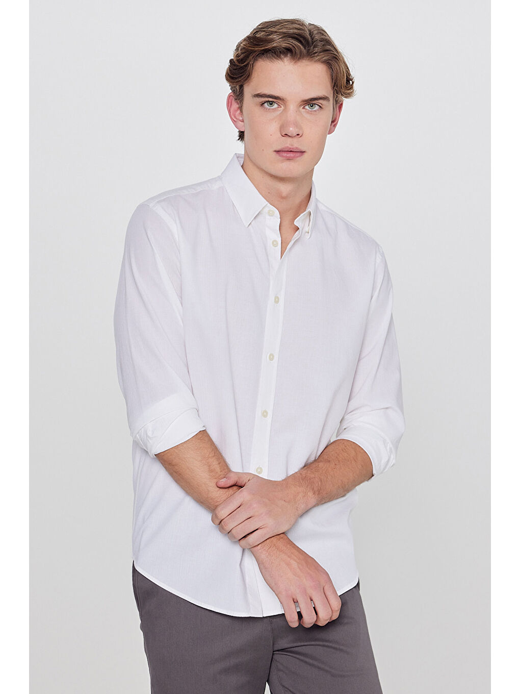 Beyaz Pamuklu Yumuşak Dokulu Regular Fit Normal Kesim Çizgili Gömlek