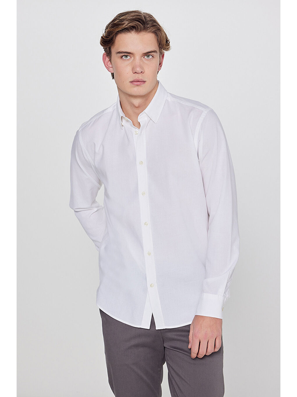 Beyaz Pamuklu Yumuşak Dokulu Regular Fit Normal Kesim Çizgili Gömlek-1