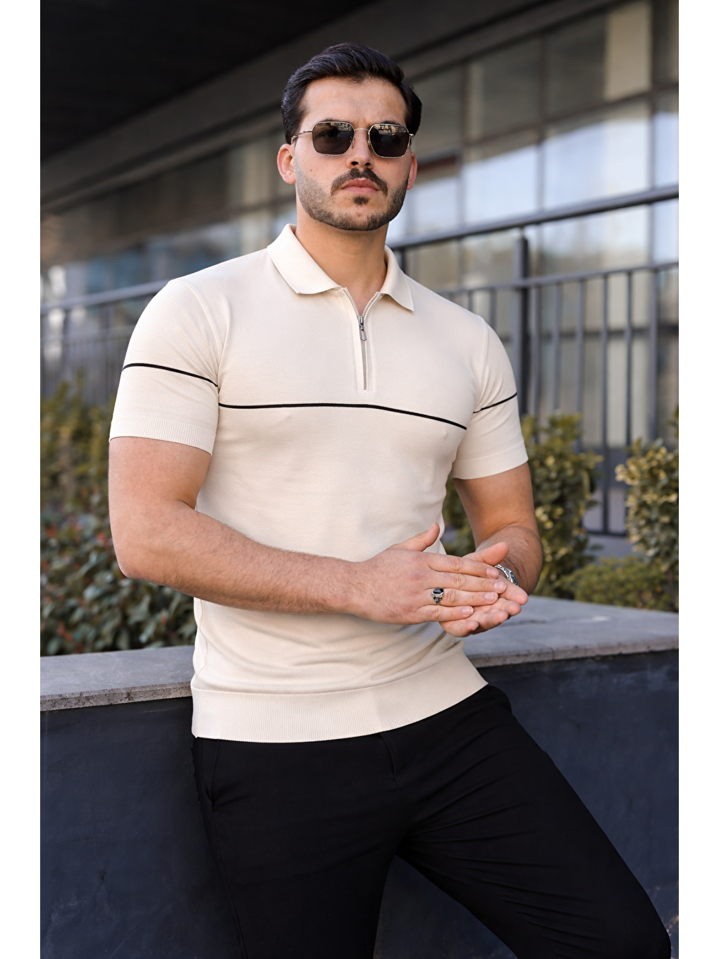 Ekru Erkek Günlük Çizgili Fermuarlı Triko Krem Polo Yaka Tişört
