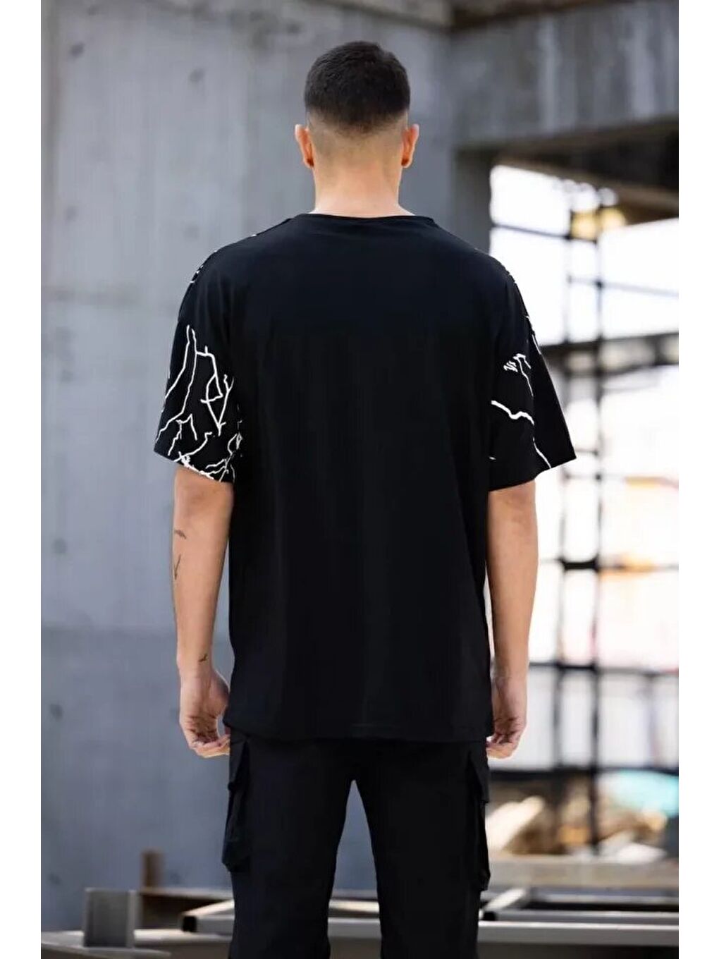 Unisex Bisiklet Yaka Baskılı Oversize T-Shirt - Siyah-1