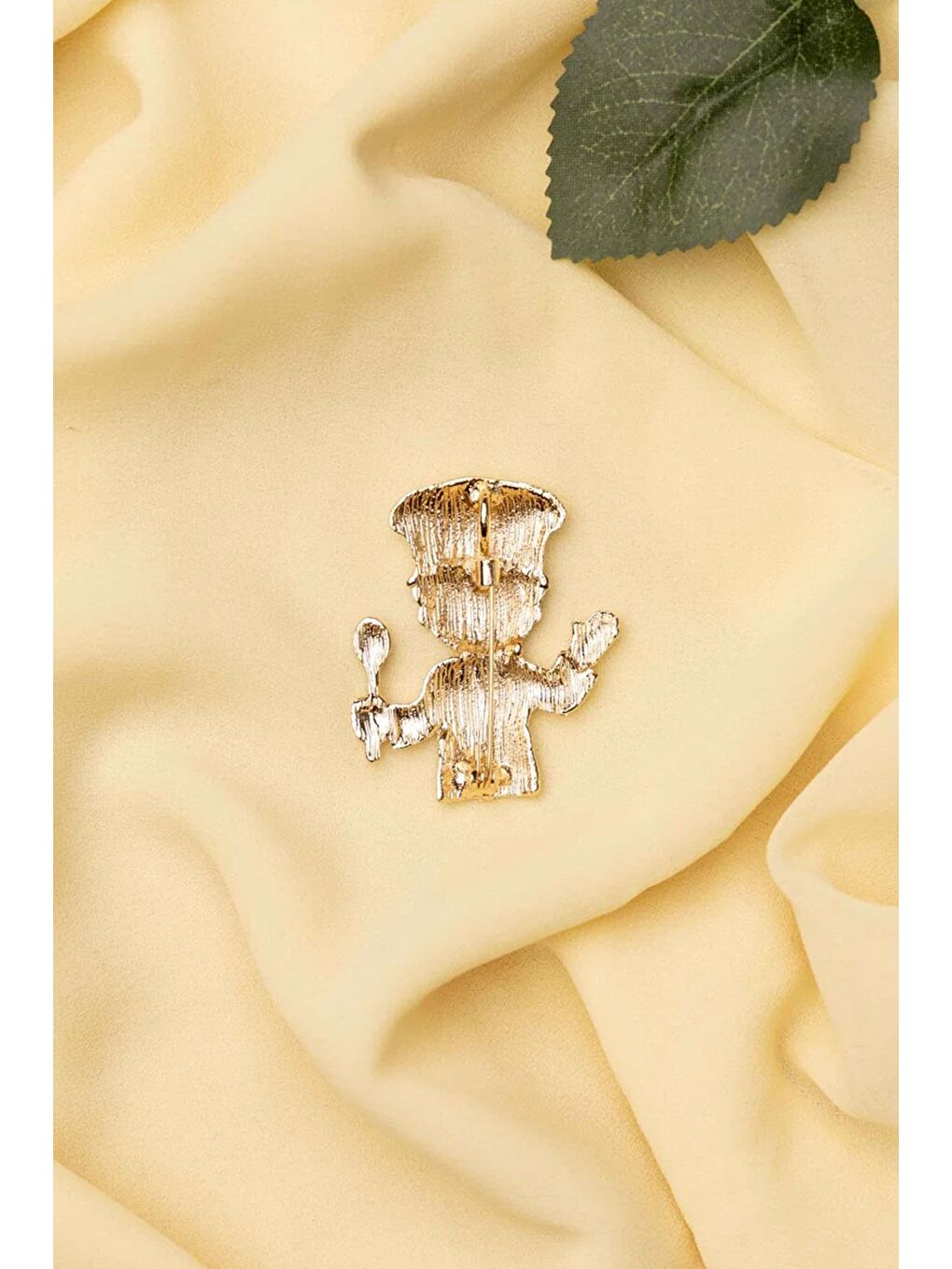 Siyah Aşçı Figürlü Mineli Broş Yaka İğnesi-1