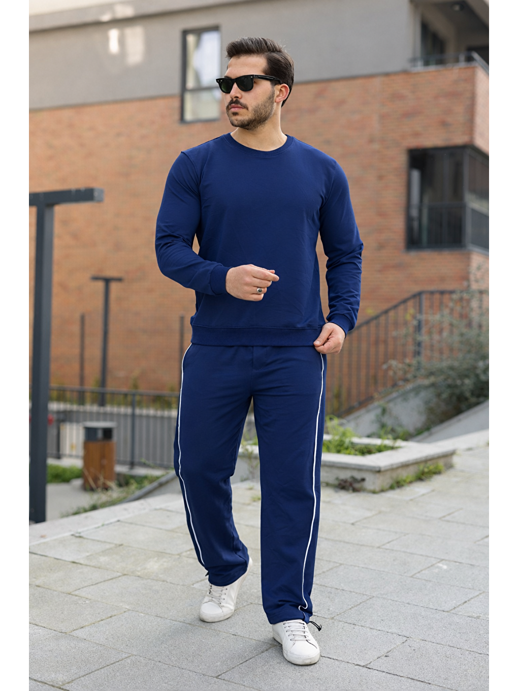 Erkek Çizgili Bisiklet Yaka Dar Lacivert Eşofman Takımı