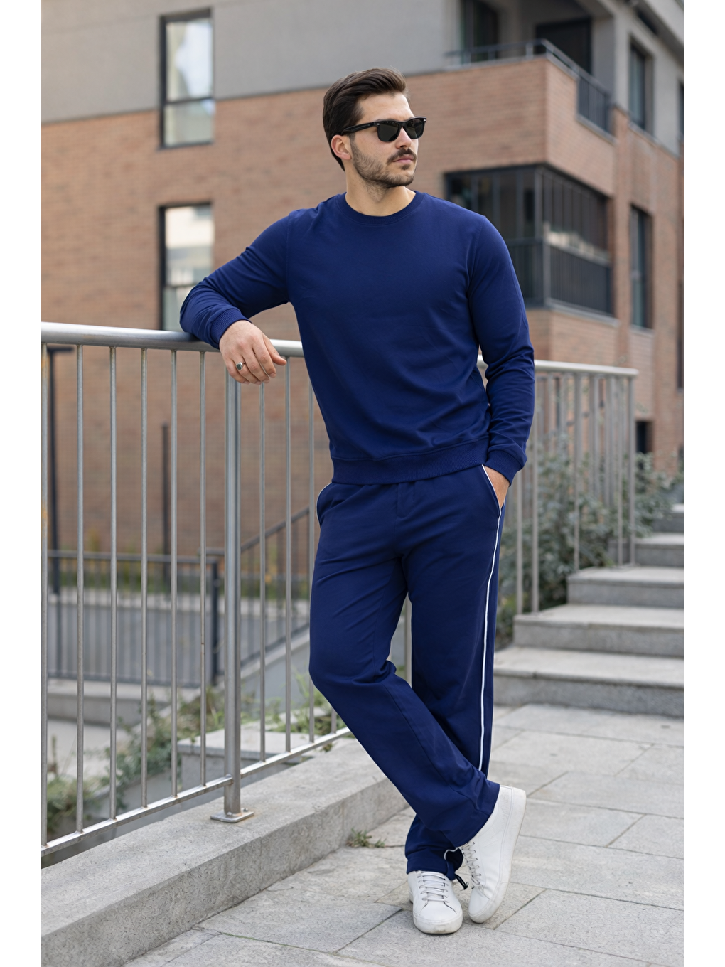 Erkek Çizgili Bisiklet Yaka Dar Lacivert Eşofman Takımı-2