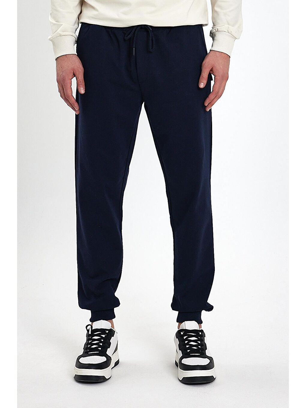 Erkek Siyah-Lacivert-Antrasit Arka Cep Etiket Detaylı Paça Lastikli Regular Fit 3'Lü Eşofman Altı M-2