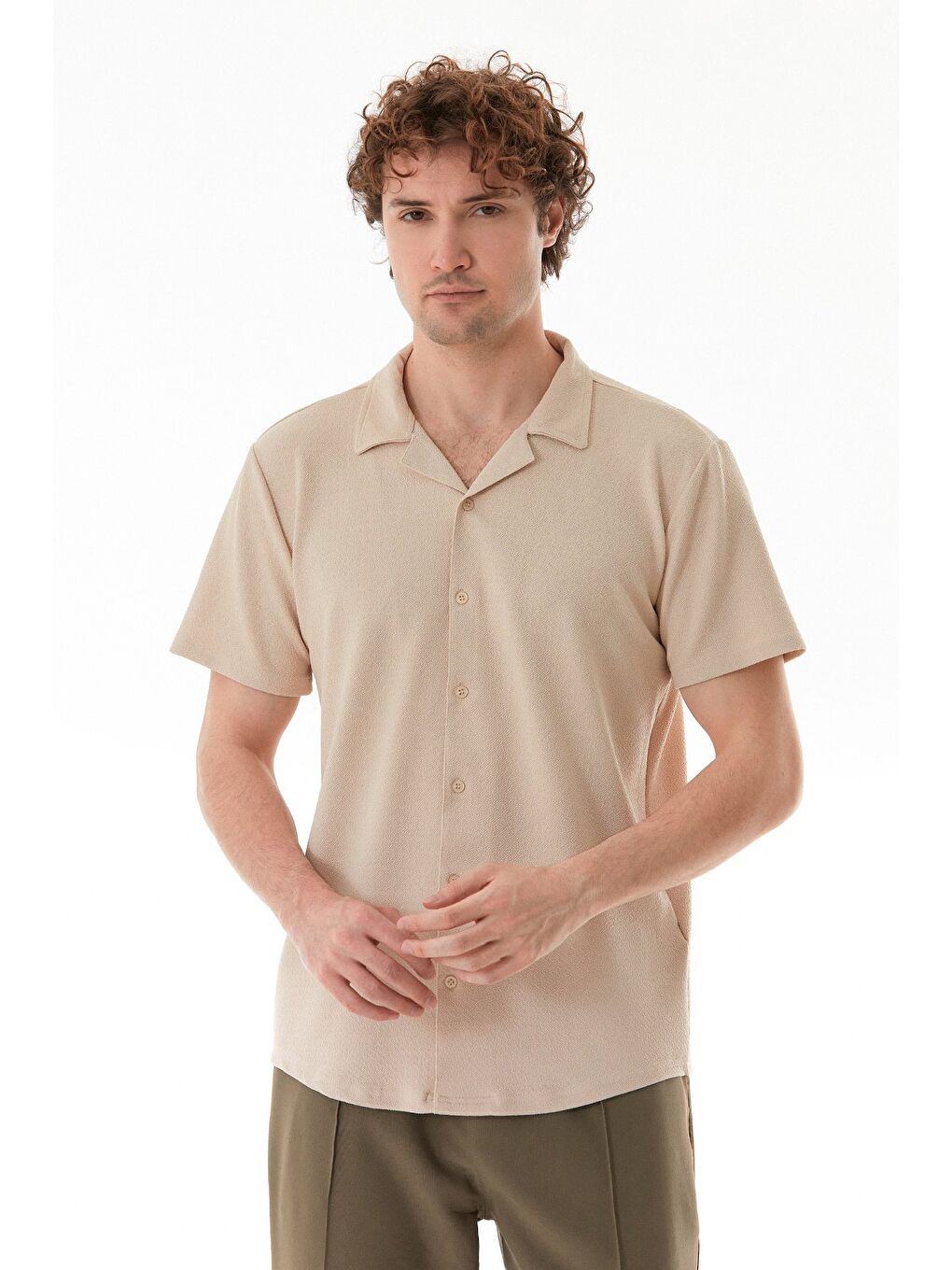 Bej Basic Krep Kumaş Düğmeli Gömlek