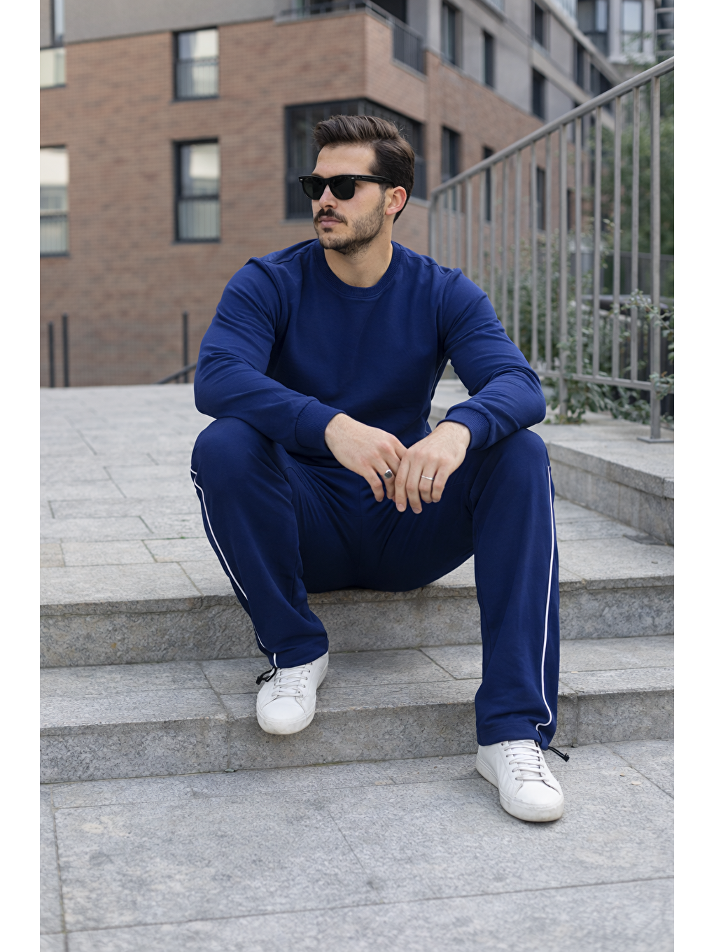 Erkek Çizgili Bisiklet Yaka Dar Lacivert Eşofman Takımı-4