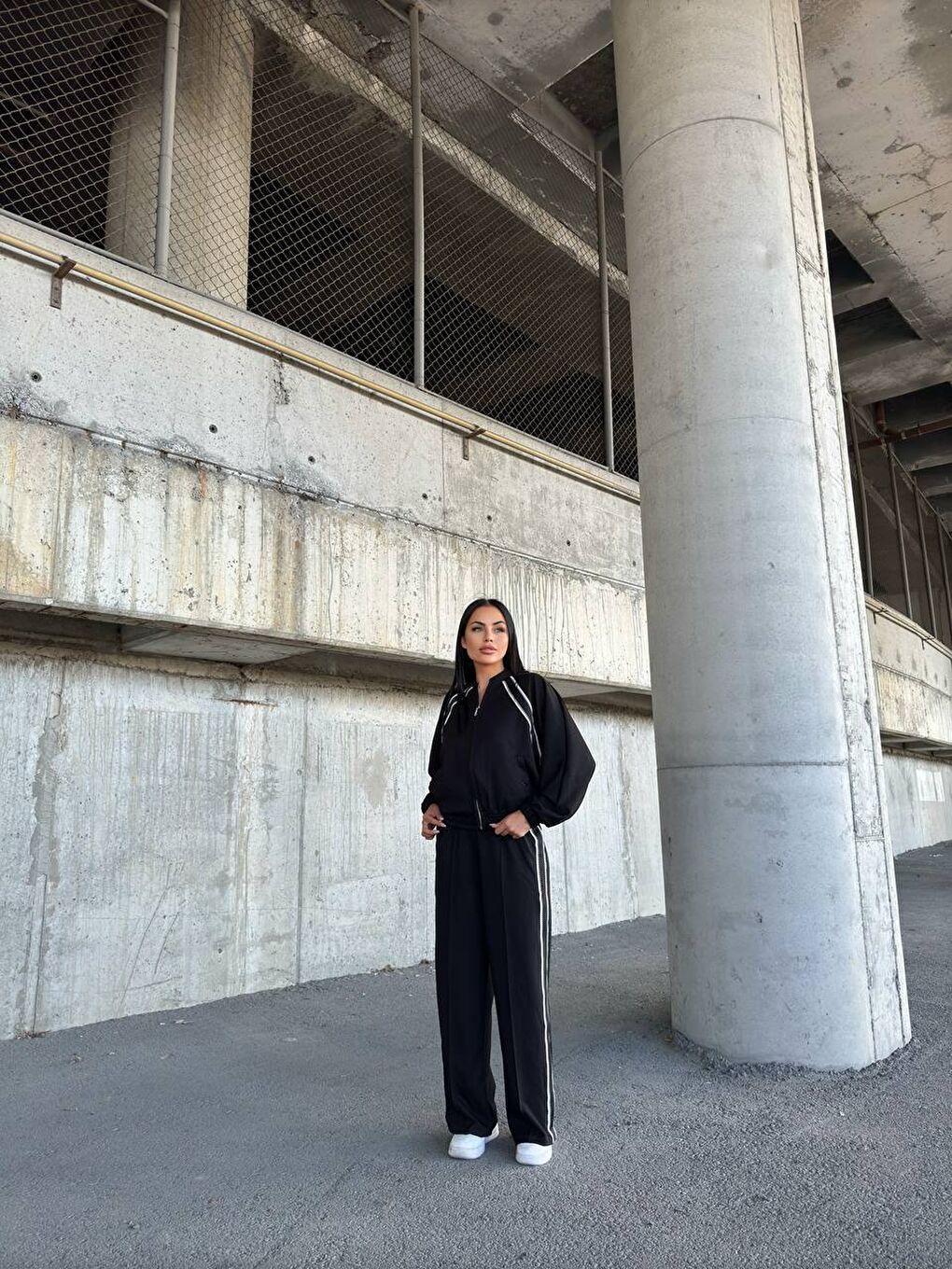 Siyah Modal Kumaş Çizgi Detay Alt Üst Takım