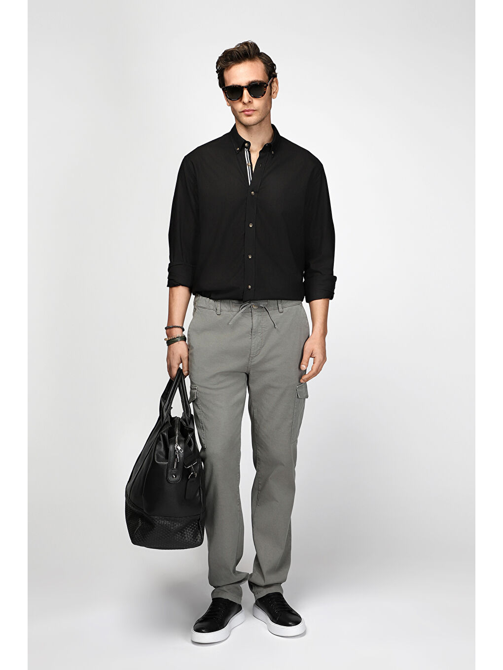 Siyah Uzun Kol Regular Fit Düğmeli Yaka Keten Görünümlü Spor Pamuk Gömlek-1