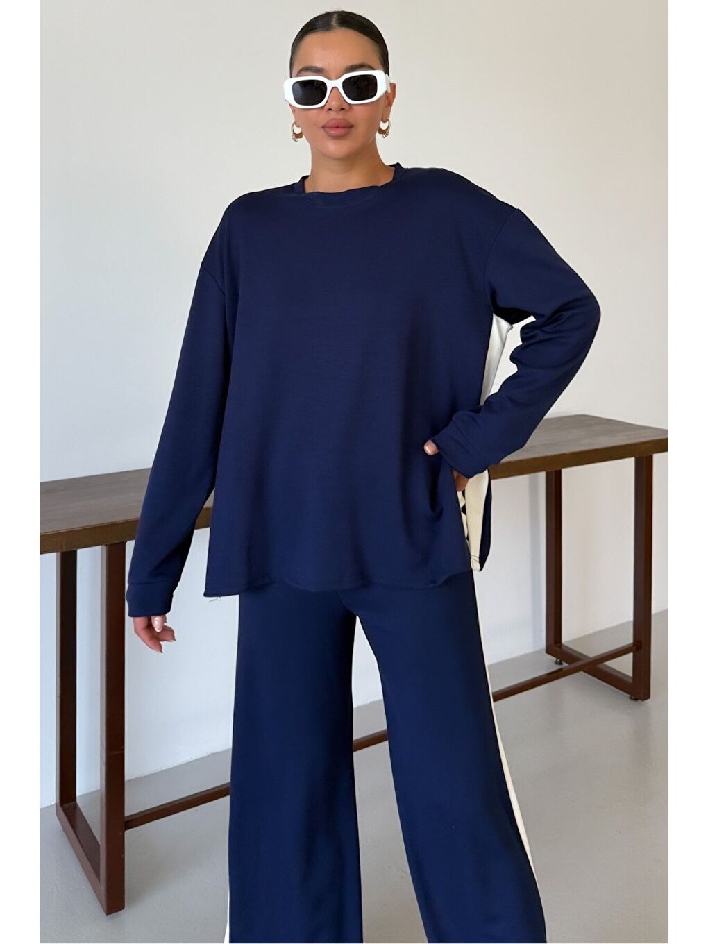 Kadın Lacivert Yan Kalın Çizgili Yırtmaç Detay Alt-Üst Takım-6