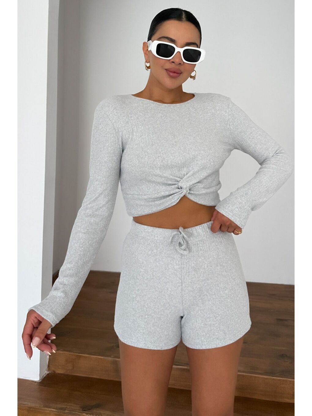 Kadın Gri Önü Büzgülü Uzun Kollu Crop Şortlu Alt-Üst Takım-2