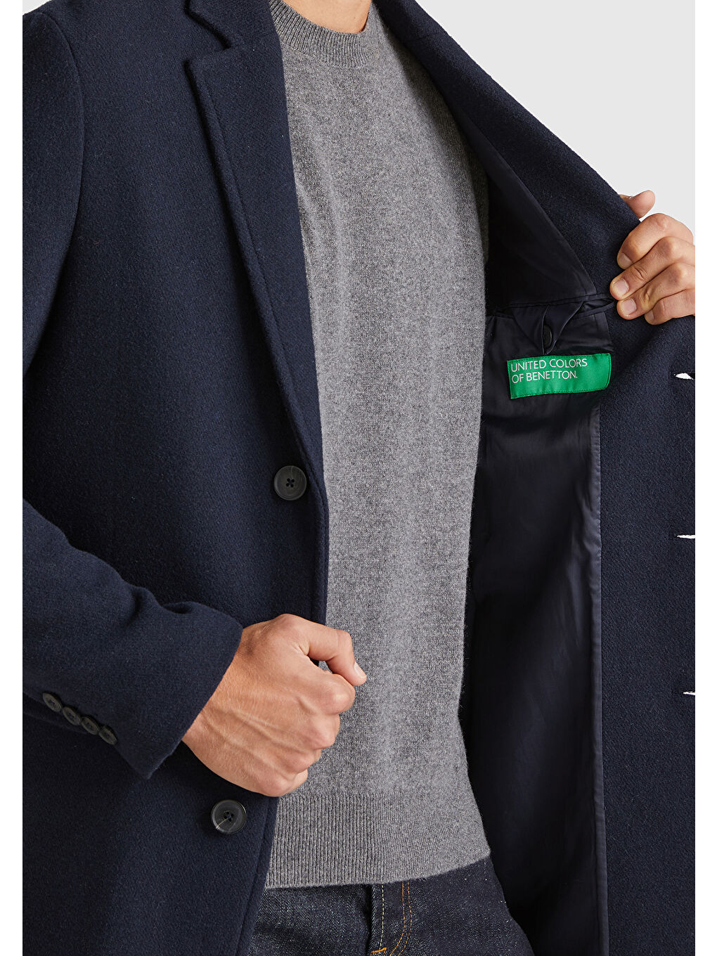 Erkek Lacivert Cep Detaylı Üç Düğmeli Kırlangıç Yaka Kaban-3