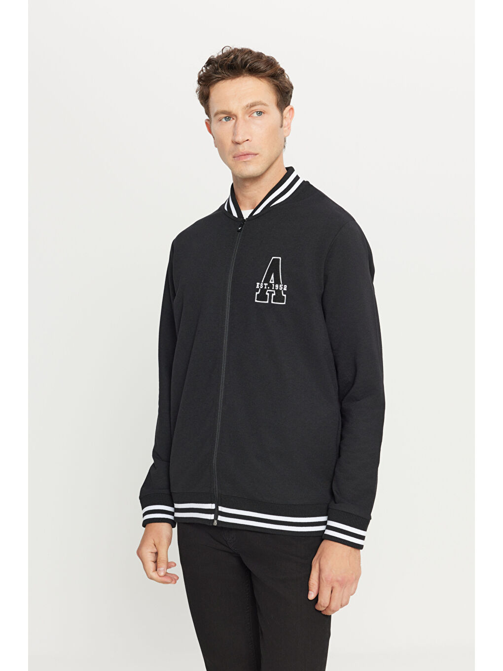 Erkek Siyah Standart Fit Normal Kesim Fermuarlı Kolej Yaka Yan Cepli Ceket-2