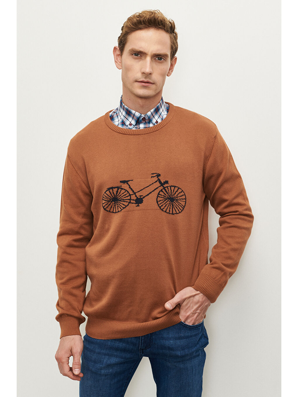 Bej Erkek Karamel-Lacivert Standart Fit Bisiklet Yaka Desenli %100 Pamuk Triko Kazak