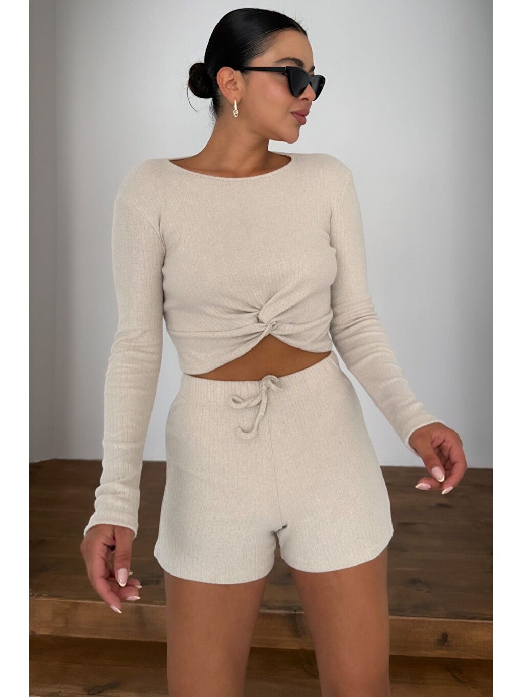 Kadın Bej Önü Büzgülü Uzun Kollu Crop Şortlu Alt-Üst Takım-1