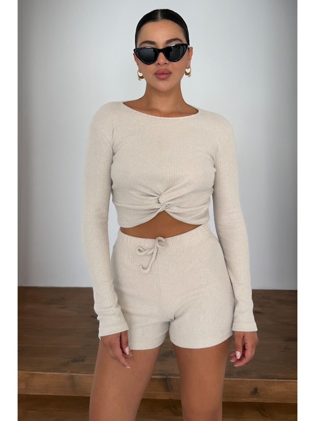 Kadın Bej Önü Büzgülü Uzun Kollu Crop Şortlu Alt-Üst Takım-2