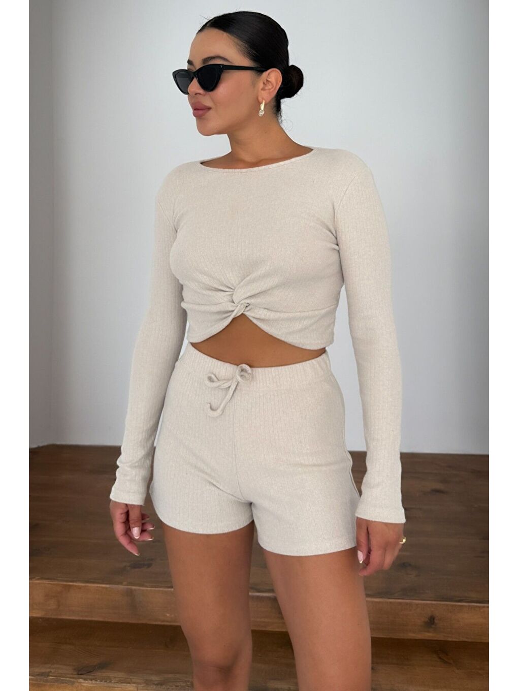 Kadın Bej Önü Büzgülü Uzun Kollu Crop Şortlu Alt-Üst Takım-3
