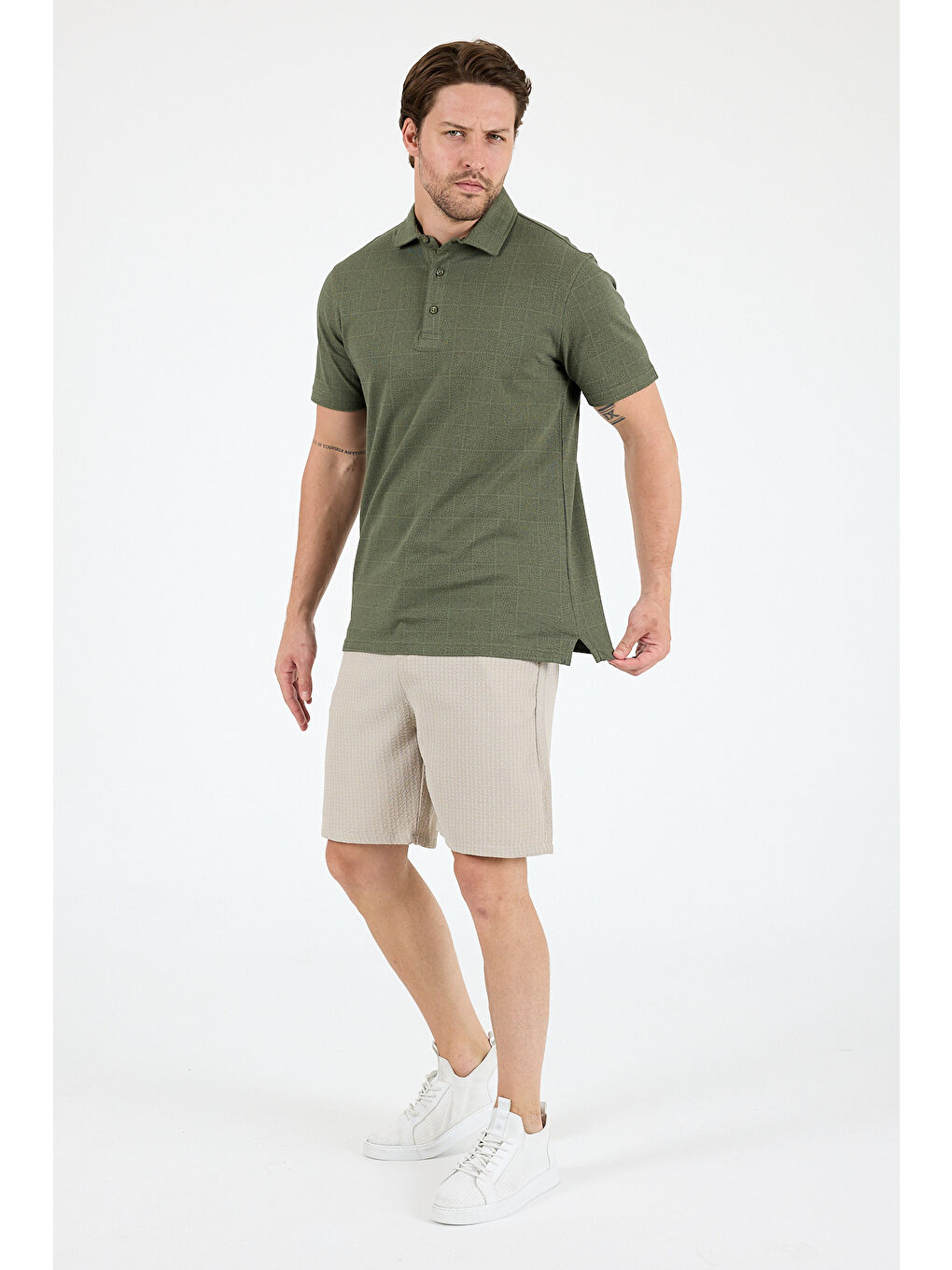 Haki Erkek Polo Yaka Desenli Tişört – %95 Pamuk %5 Elastan – Şık, Esnek ve Rahat Kısa Kollu Tişört 0034-1