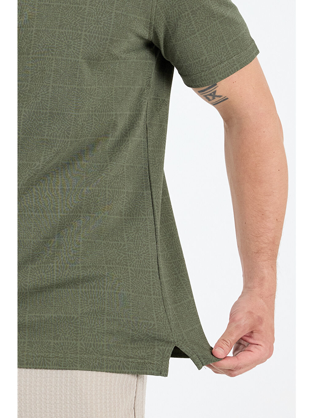 Haki Erkek Polo Yaka Desenli Tişört – %95 Pamuk %5 Elastan – Şık, Esnek ve Rahat Kısa Kollu Tişört 0034-3