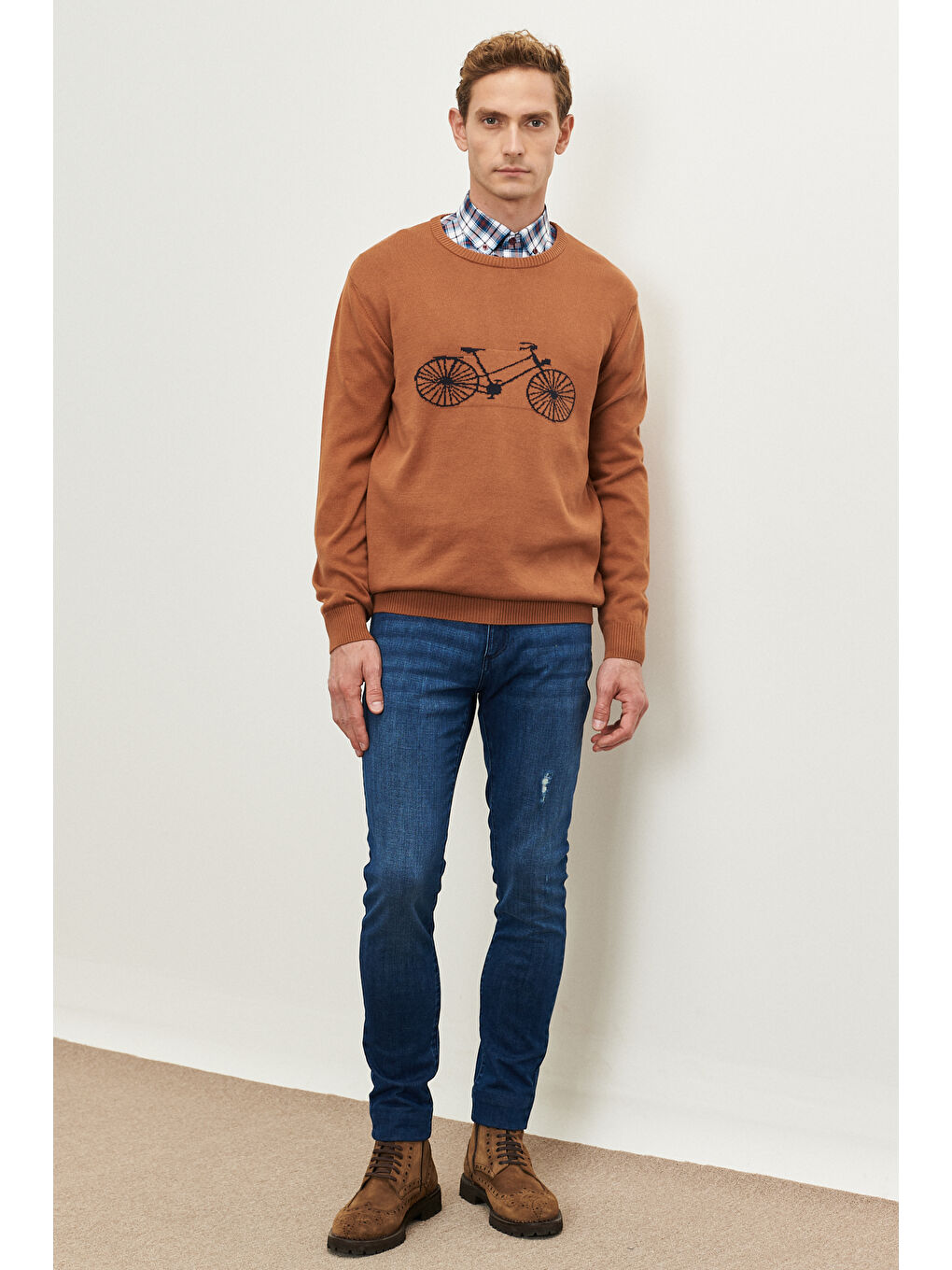 Bej Erkek Karamel-Lacivert Standart Fit Bisiklet Yaka Desenli %100 Pamuk Triko Kazak-1