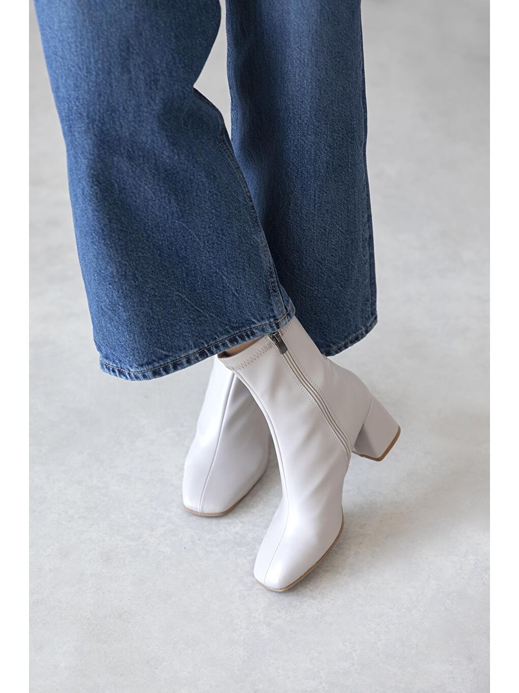 Lucas Kadın Küt Kalıp Deri Bot Bej