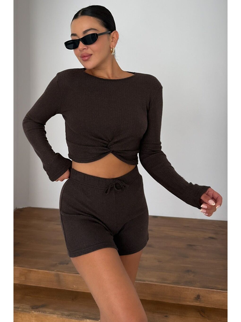 Kadın Kahverengi Önü Büzgülü Uzun Kollu Crop Şortlu Alt-Üst Takım-3