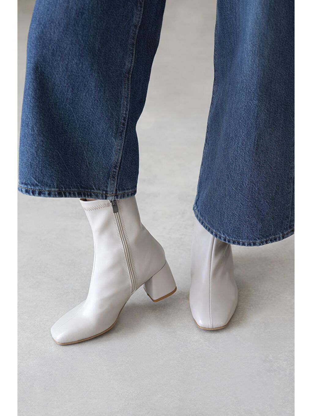 Lucas Kadın Küt Kalıp Deri Bot Bej-1